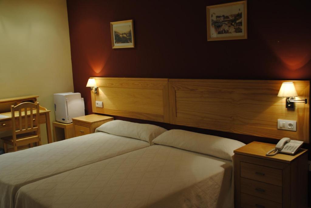 Hotel Alegría Banos De Montemayor Quarto foto